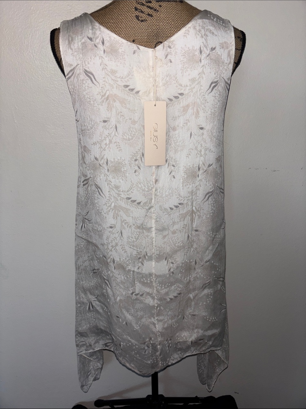 Cousy SzL Ivory Floral Patterned Pure Silk Sleeveless Lined Top - Picture 5 of 8